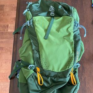 Hiking Backpack never used.  Gregory Zulu 30. Brand new $150.  Rain cover incl.